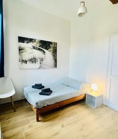 T3 - 3 Chambres Proche Toutes Commodites 아파트