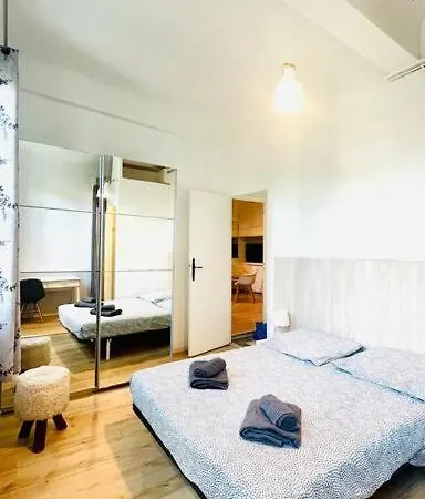 아파트 T3 - 3 Chambres Proche Toutes Commodites *