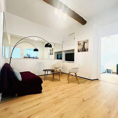 T3 - 3 Chambres Proche Toutes Commodites