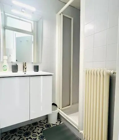 T3 - 3 Chambres Proche Toutes Commodites *